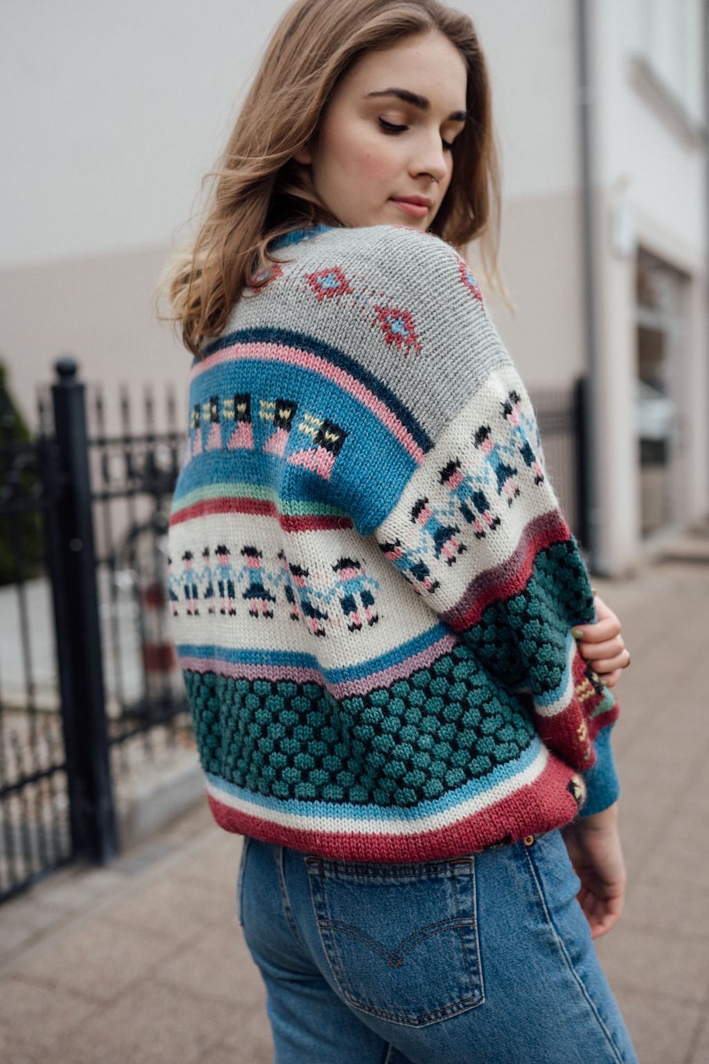 Wzorzysty sweter vintage M/L